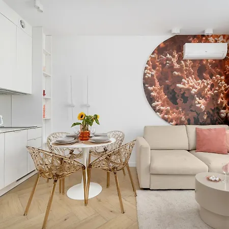Coral W Sianozetach Z Dostepem Do Sezonowego Basenu I Tarasu Na Dachu By Renters Apartment *
