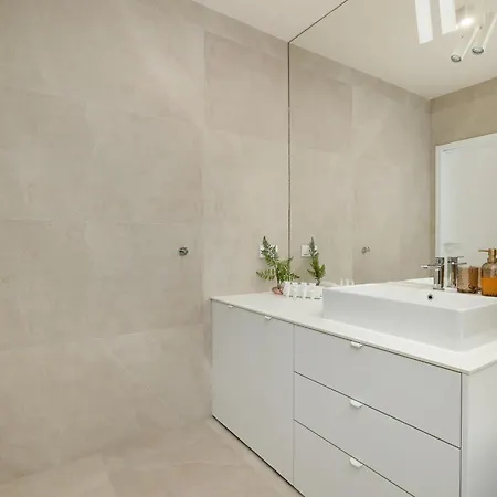 Coral W Sianozetach Z Dostepem Do Sezonowego Basenu I Tarasu Na Dachu By Renters Apartment Sianozety