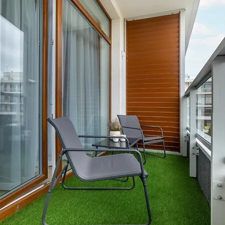 Coral W Sianozetach Z Dostepem Do Sezonowego Basenu I Tarasu Na Dachu By Renters * Sianozety