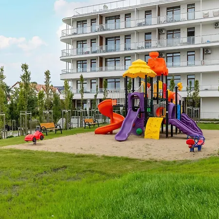 Coral W Sianozetach Z Dostepem Do Sezonowego Basenu I Tarasu Na Dachu By Renters Sianozety